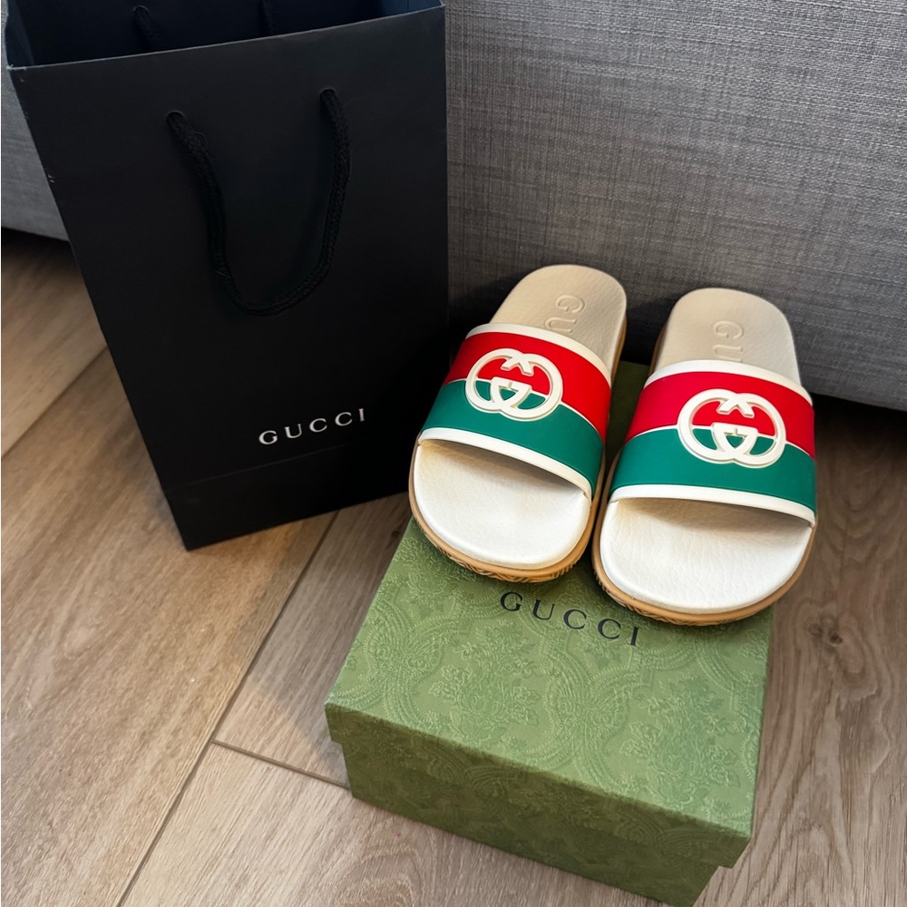 Gucci Red and Green Slides - Kids (Fits size 2 youth)
